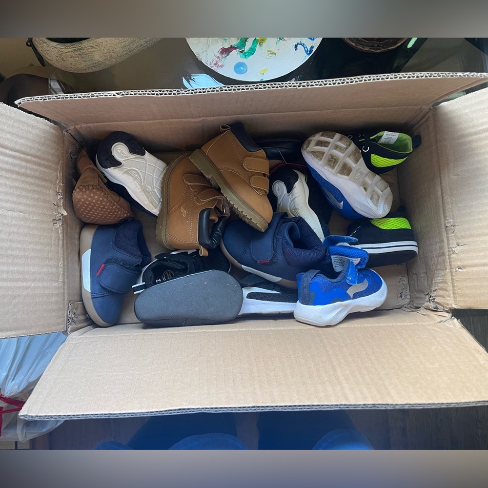 Boys shoes
